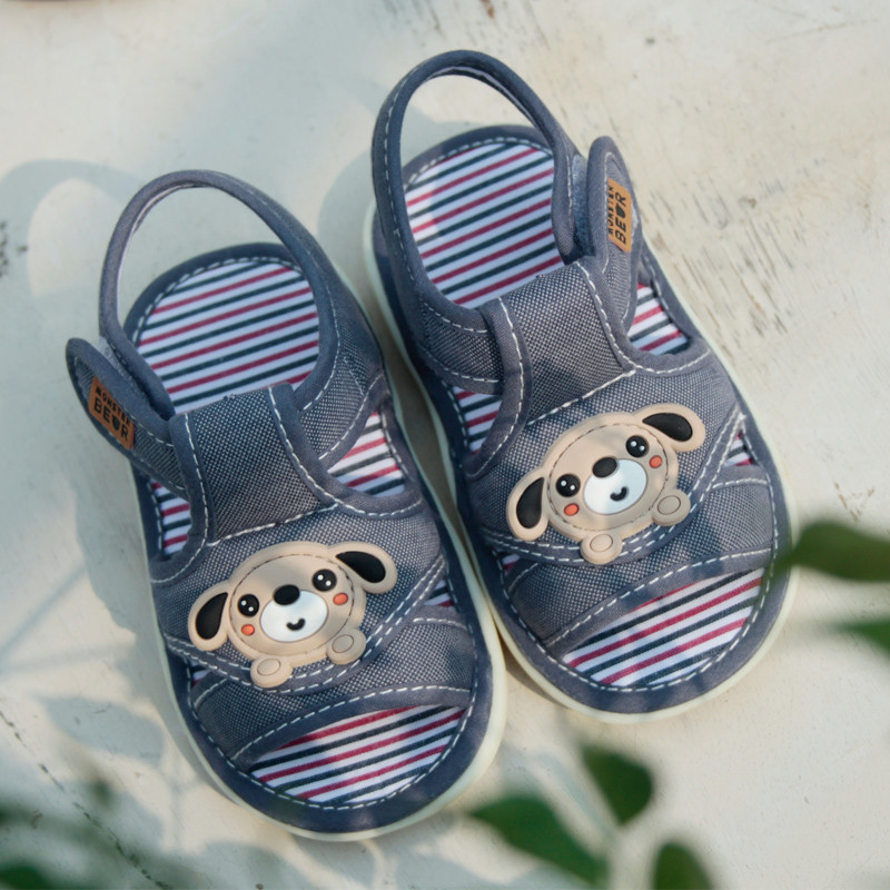 Aplikatsiooniga beebisandaalid