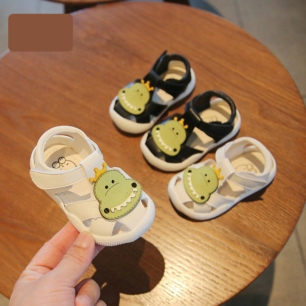 Suvised beebikinnised sandaalid poistele 3D-rakendusega