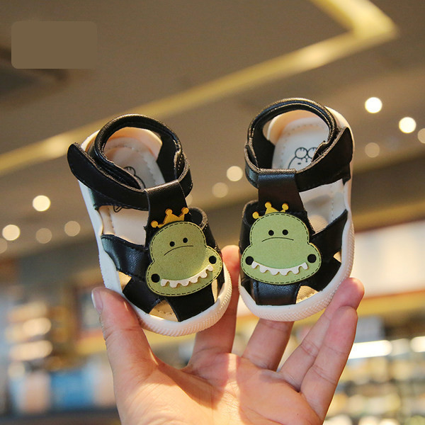 Suvised beebikinnised sandaalid poistele 3D-rakendusega