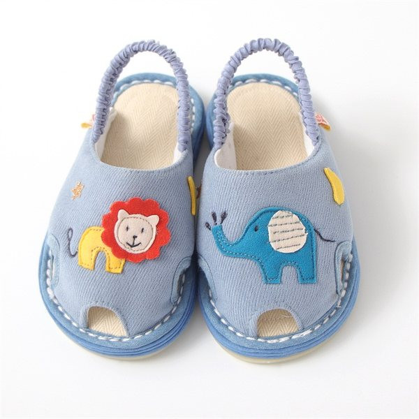 Elastse ja pehme tallaga beebisandaalid – erinevad rakendused