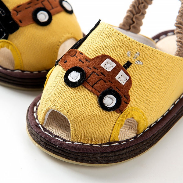 Elastse ja pehme tallaga beebisandaalid – erinevad rakendused