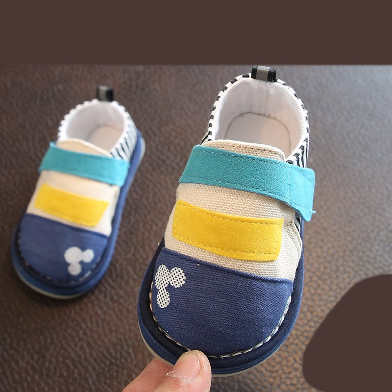 Бебешки ежедневни сандали с лепенки в няколко цвята
