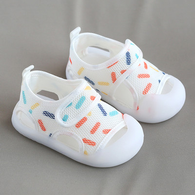 Бебешки неплъзгащи се сандали с велкро лепенка 