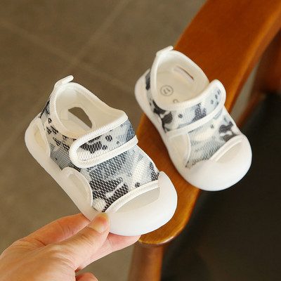 Takjapaelaga libisemiskindlad beebisandaalid