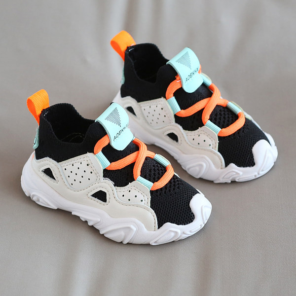 Uus mudel hingavast kangast beebitossud tüdrukutele ja poistele