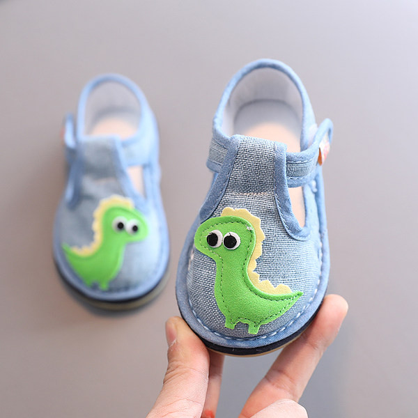 Детски сандали с равна подметка и лепенки - различни апликации