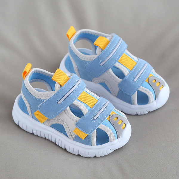 Uus pehme tallaga beebisandaalide mudel