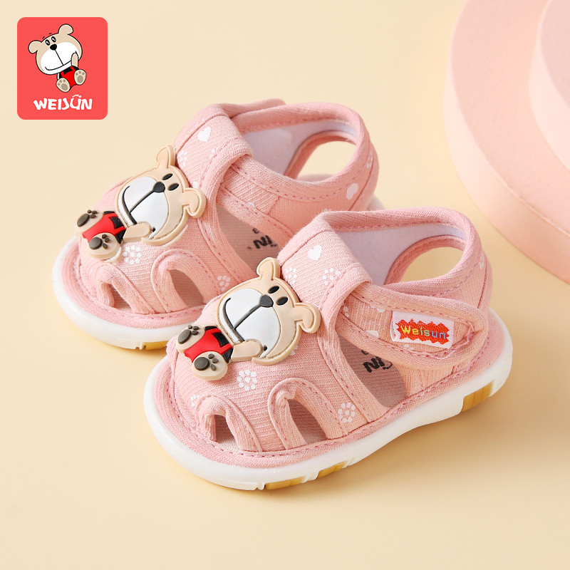 Aplikatsiooniga beebitekstiilist sandaalid