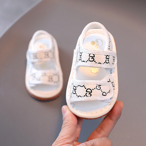 Бебешки сандали с лепенки в бял и черен цвят 