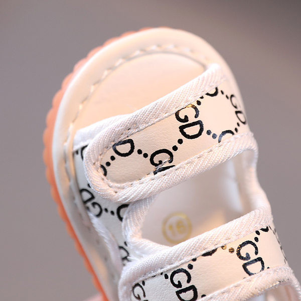 Бебешки сандали с лепенки в бял и черен цвят 