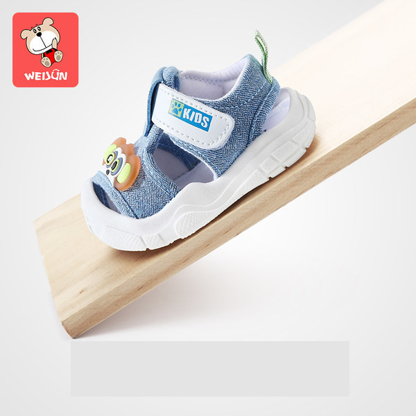 Бебешки текстилни сандали от текстил с апликация