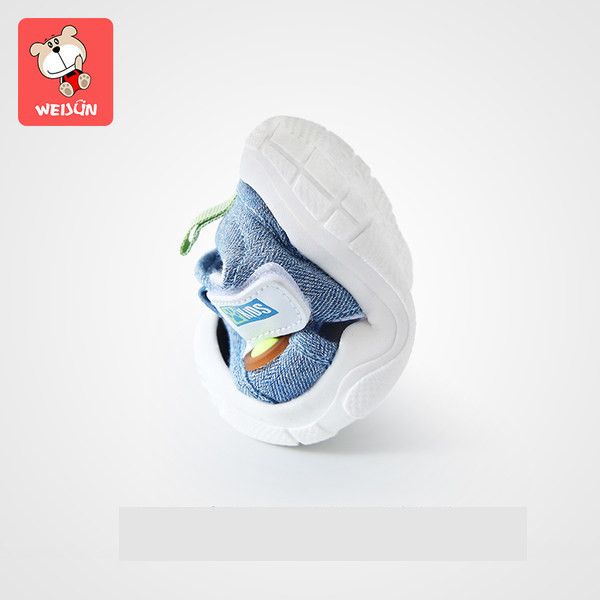 Бебешки текстилни сандали от текстил с апликация