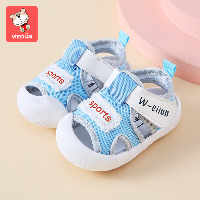 Kleebisega beebitekstiilist sandaalid poisile