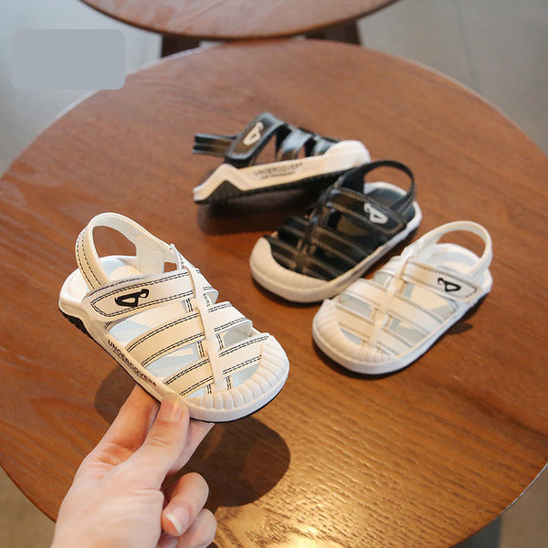 Бебешки сандали за момчета с велкро закопчаване и равна подметка 