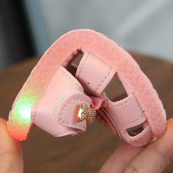 Kahes värvitoonis paela ja kleebistega laste vabaaja sandaalid