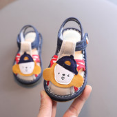 Бебешки сандали с 3D елемент и равна подметка