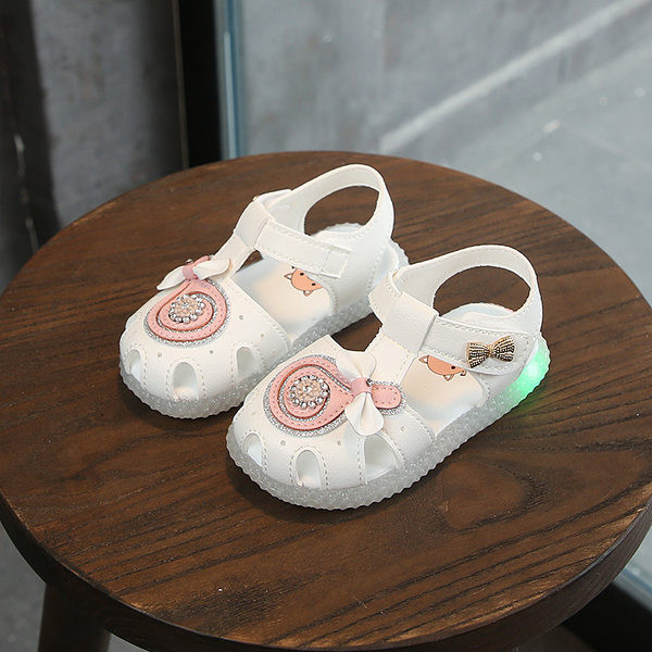 Бебешки сандали с панделка и лепенки за момичета 