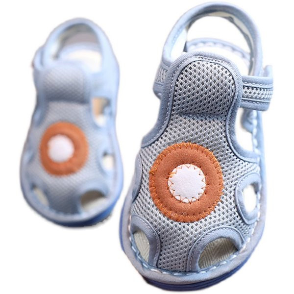 Pehme tallaga beebisandaalid poistele