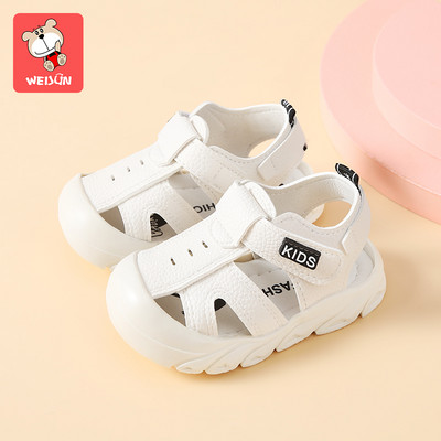 Suvised beebisandaalid ökonahast ja plaastritest