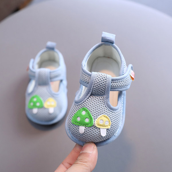 3D elemendi ja kleebistega beebikingad