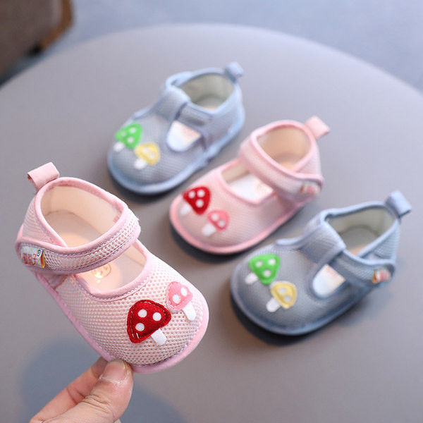 3D elemendi ja kleebistega beebikingad