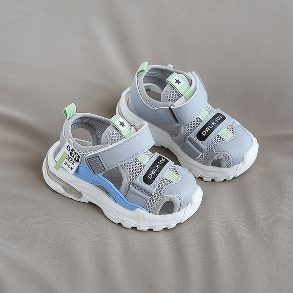 Takjapaela ja võrguga beebisandaalid