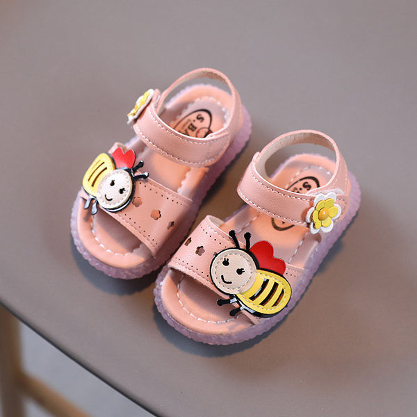 Mitmes värvitoonis 3D-elemendiga laste vabaaja sandaalid