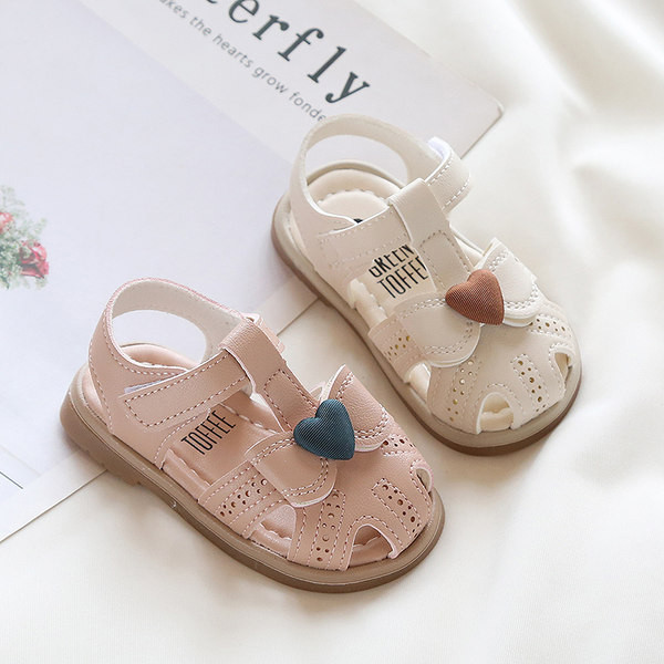 Eko-nahast beebisandaalid paela ja takjapaelaga