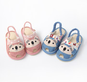 Pehme talla ja kummiga beebisandaalid