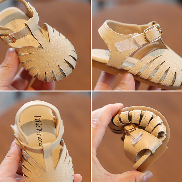 Бебешки затворени сандали от еко кожа с метален елемент