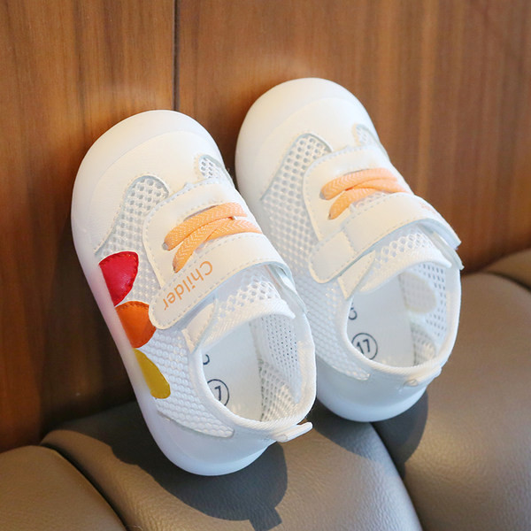 Võrgusilma ja paeltega beebitossud