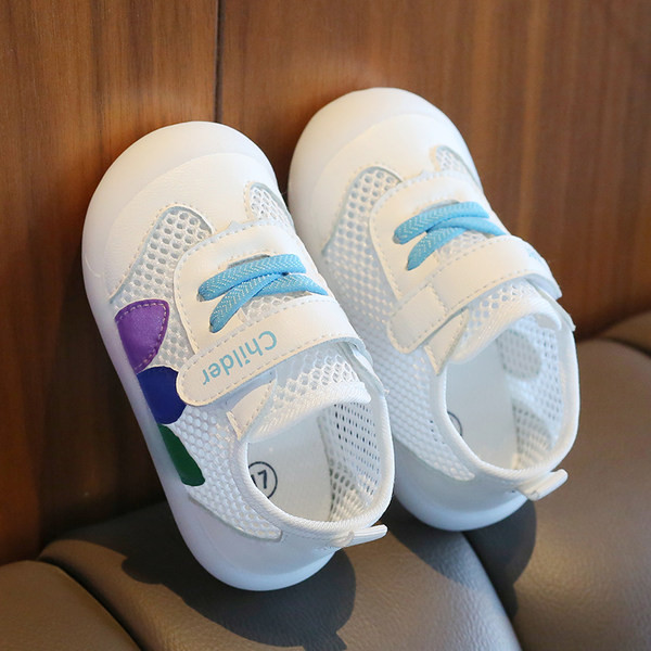 Võrgusilma ja paeltega beebitossud