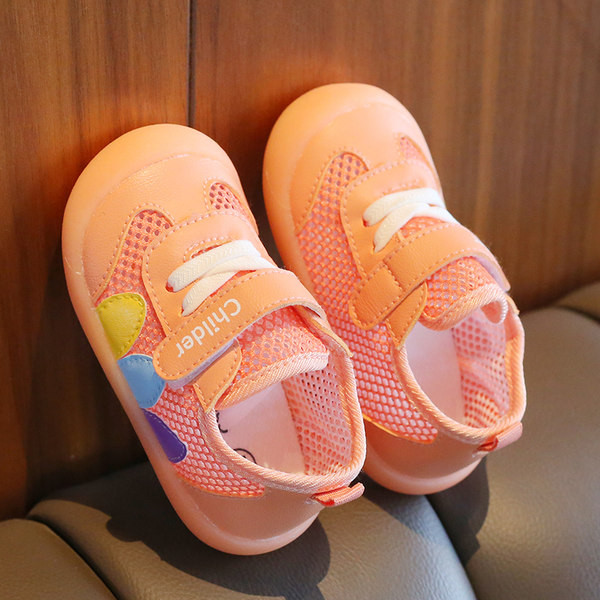 Võrgusilma ja paeltega beebitossud