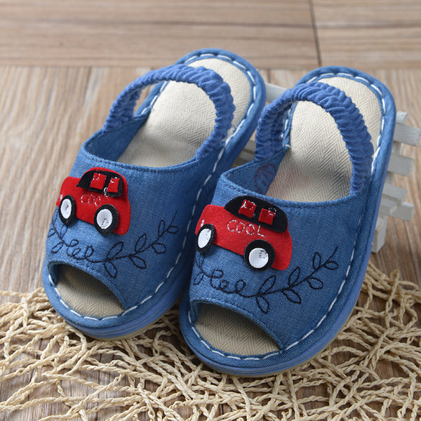 Pehme tallaga beebisandaalid poistele - kaks mudelit