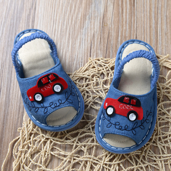 Pehme tallaga beebisandaalid poistele - kaks mudelit