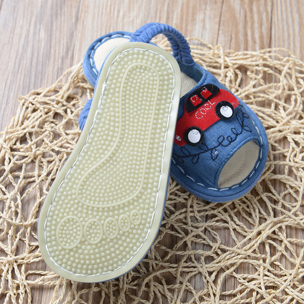 Pehme tallaga beebisandaalid poistele - kaks mudelit