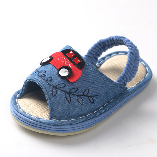 Pehme tallaga beebisandaalid poistele - kaks mudelit