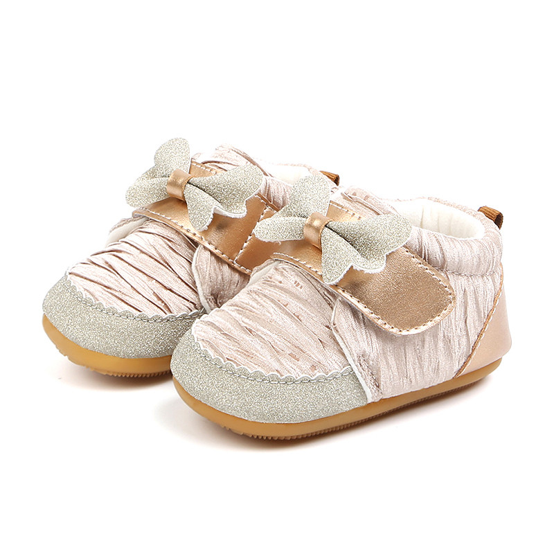 Moodsad paelaga beebisaapad tüdrukule