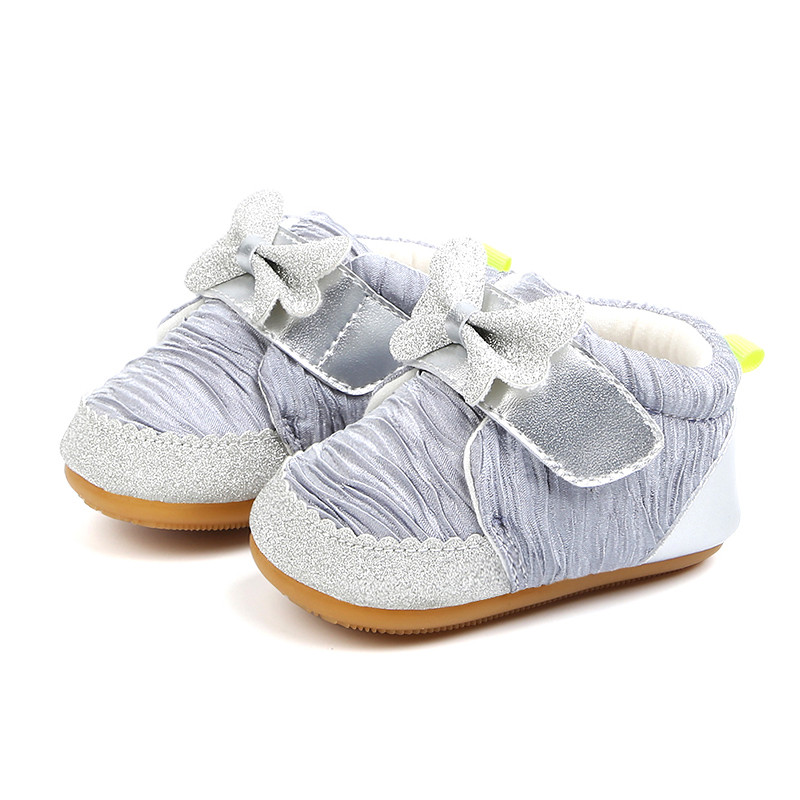 Moodsad paelaga beebisaapad tüdrukule