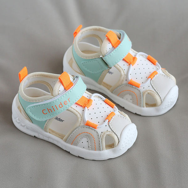 Vabaaja takjapaelaga sandaalid