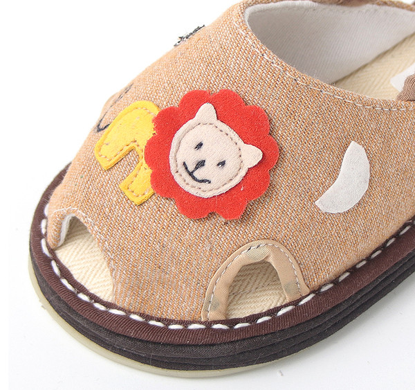 Loomakaunistusega ja kummiga beebisandaalid