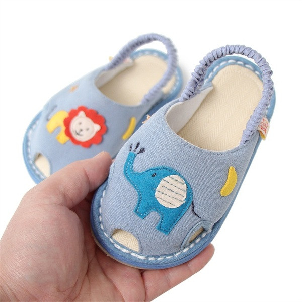 Loomakaunistusega ja kummiga beebisandaalid