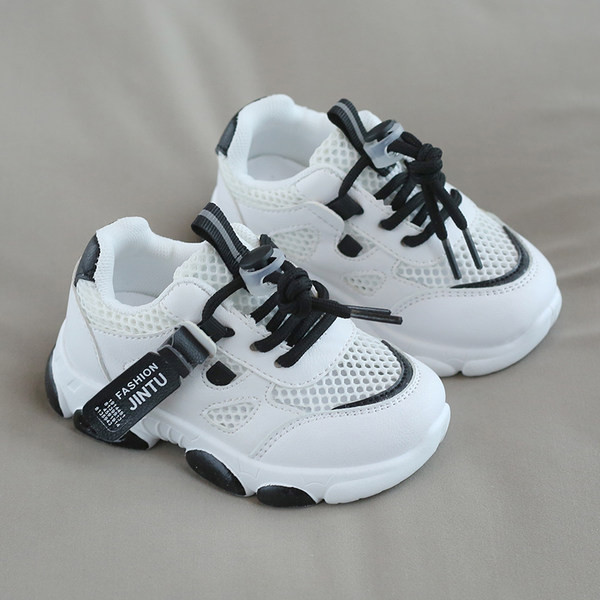 Kolmes värvitoonis paeltega võrktossud beebile