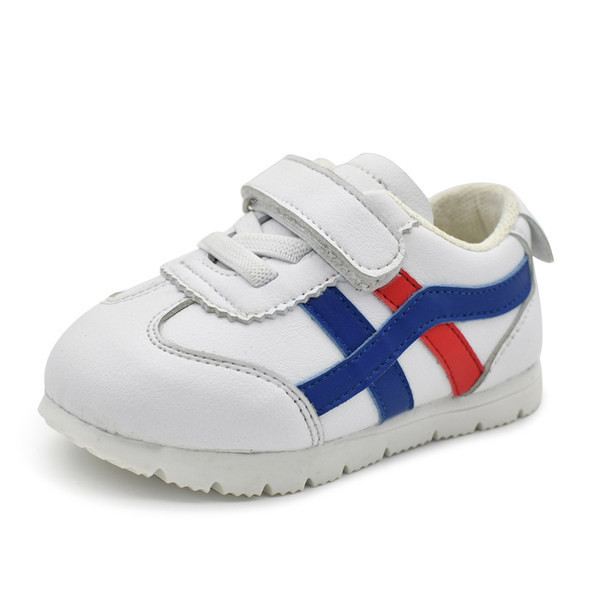 Valged kleebistega beebikingad