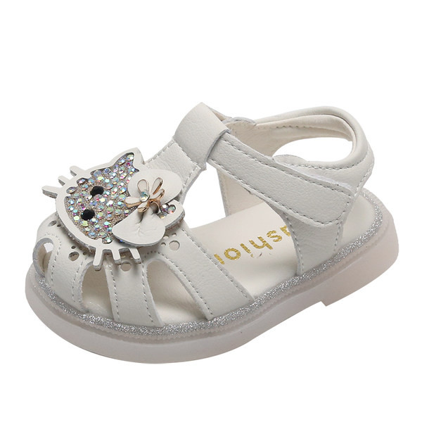 Aplikatsiooni ja kivikestega vabaaja sandaalid beebidele