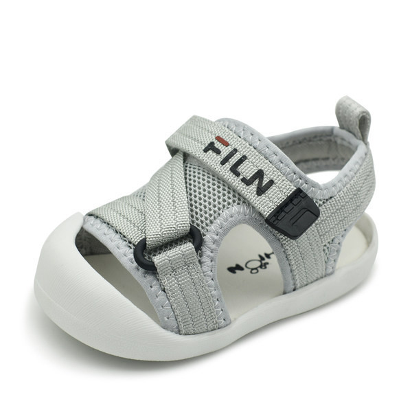 Kolmes värvitoonis kleebistega vabaaja laste sandaalid