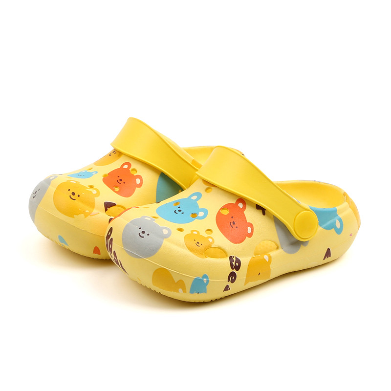 Beebi kummist sussid tüüpi crocs