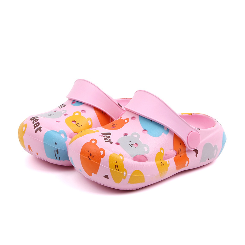 Beebi kummist sussid tüüpi crocs