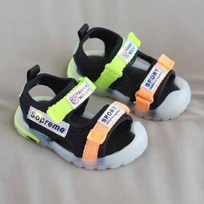 Нов модел сандали за бебета с велкро закопчаване и емблеми с надпис