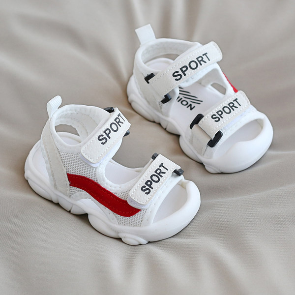 Beebi riidest sandaalid kirjade ja küljeäärtega